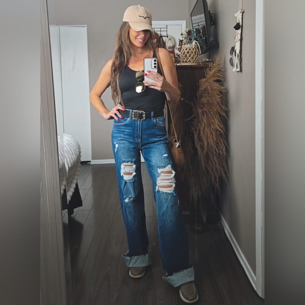 Wild Oak Boutique x Georgia Risen Jeans NWT Distressed Dark Wash High Rise